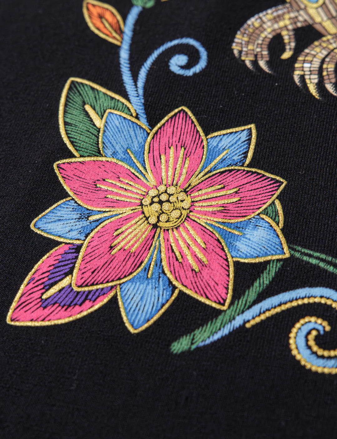 Cobri — Women's heritage tee by ¡Ay Güey!