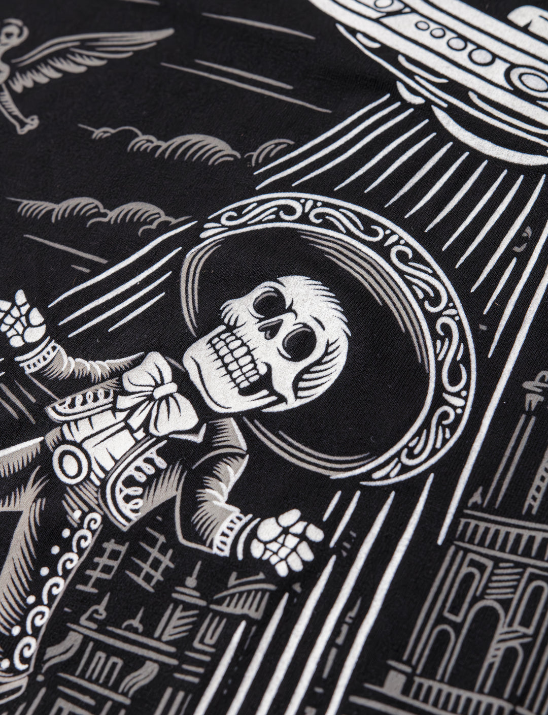Abduccion — Men's heritage tee by ¡Ay Güey!